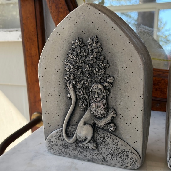 RESERVED msyentl11 Vintage Repro Unicorn & Lion Gray Stone Bookends from 15th c. - Picture 10 of 11